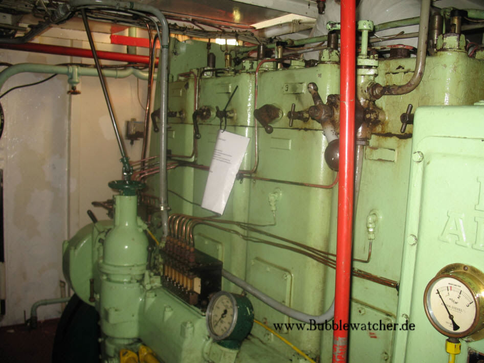 Motor vom Typ F 400 hier als 4 Zylinderausführung als F 404 mit 240 - 260 PS Motor vom Typ F 400 hier als 4 Zylinderausführung als F 404 mit 240 - 260 PS